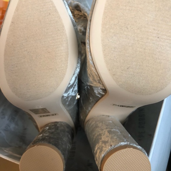 Cape Robbin Paw-27 over the knee grey boot - Picture 5 of 8